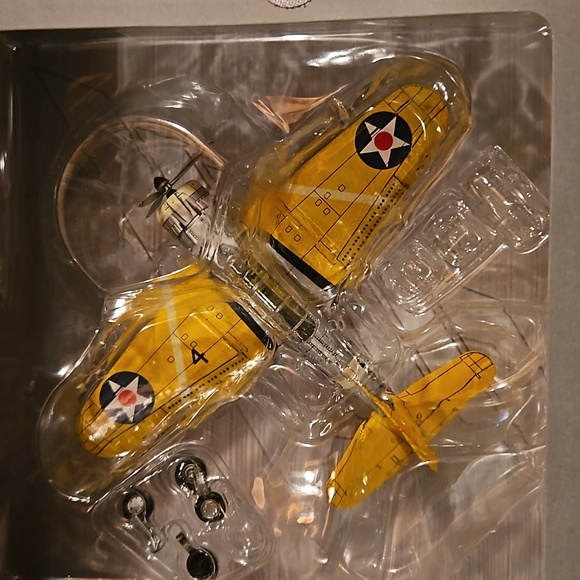 Douglas SBD-2 Dauntless - Picture 2 of 2